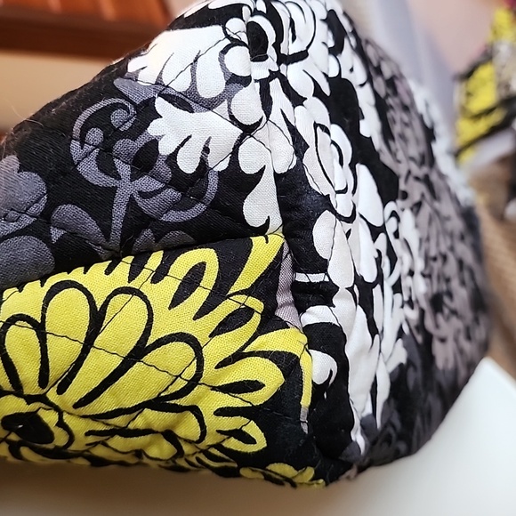 Vera Bradley Vera tote XL baroque pattern like new condition - Picture 7 of 7